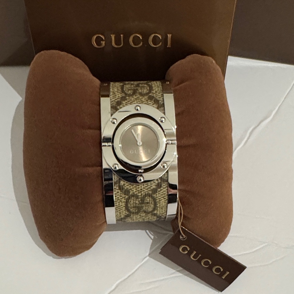 Gucci Brown Logo Monogram Bangle Twirl Watch New in Box